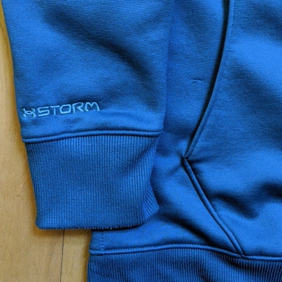 Under armour hoodie - Picture 2 of 3